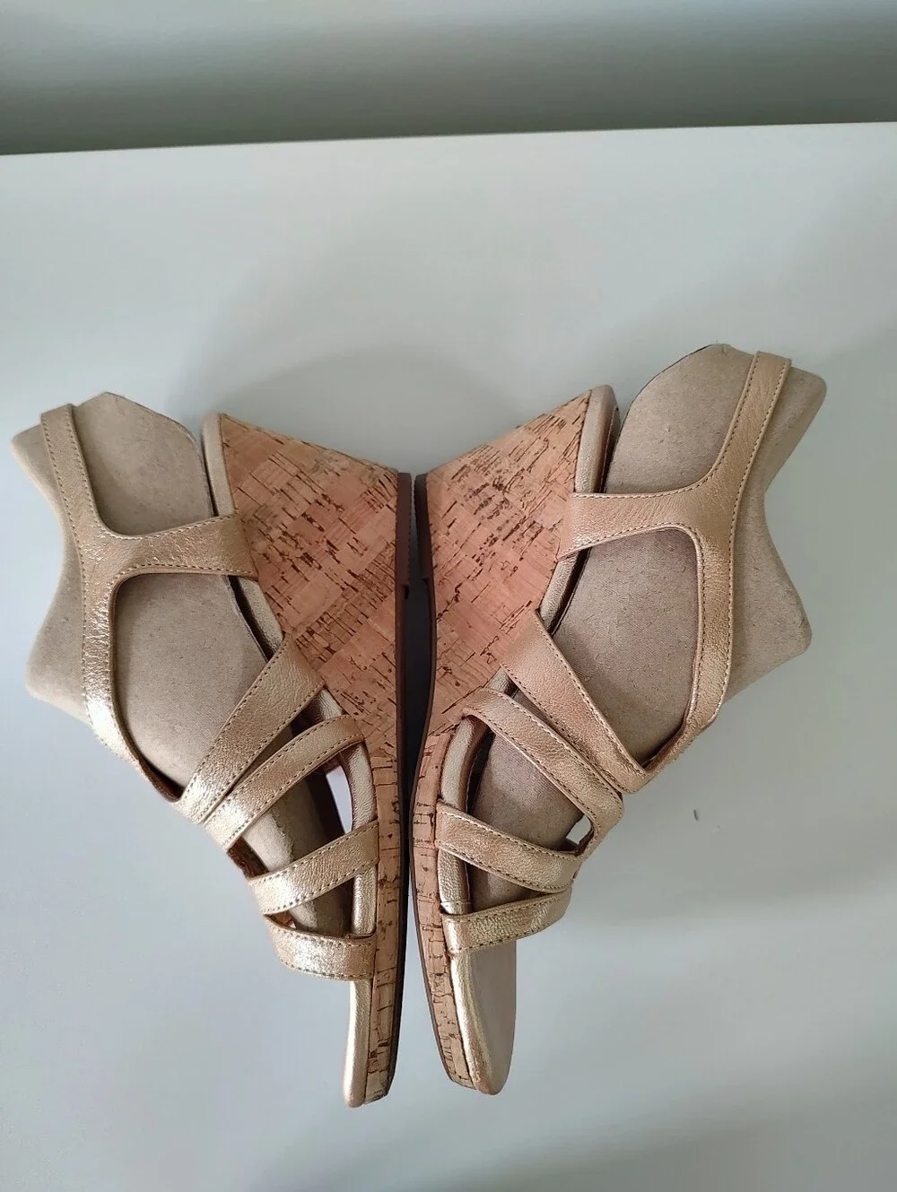 Sofft Gold Metallic Cork Wedge Heel Sandals 7.5